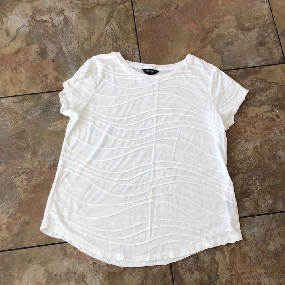 Simply Vera wang white t shirt